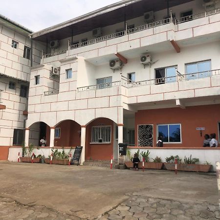 Hotel La Grace Kribi Exteriör bild
